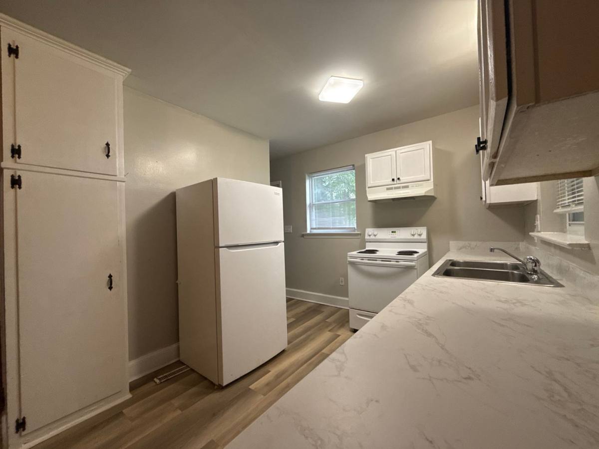 House for rent at 2000 Weststone Dr, Charlotte, NC 28208