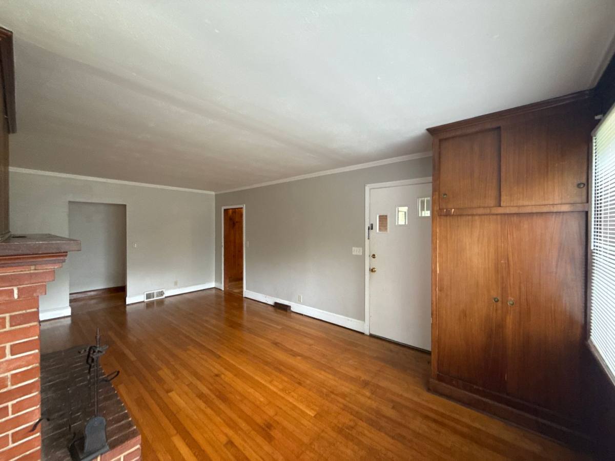 House for rent at 2000 Weststone Dr, Charlotte, NC 28208