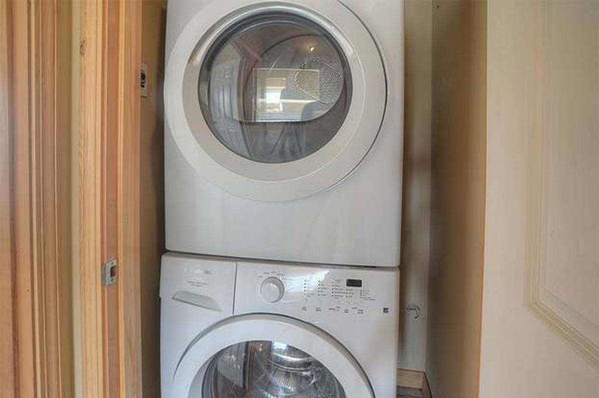 Townhouse for rent at 1139 N 94th St, Seattle, WA 98103