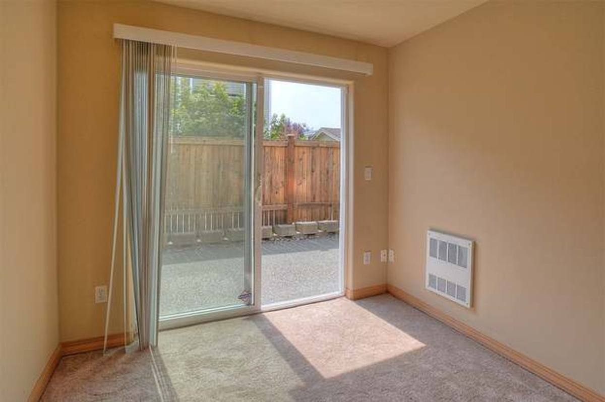 Townhouse for rent at 1139 N 94th St, Seattle, WA 98103