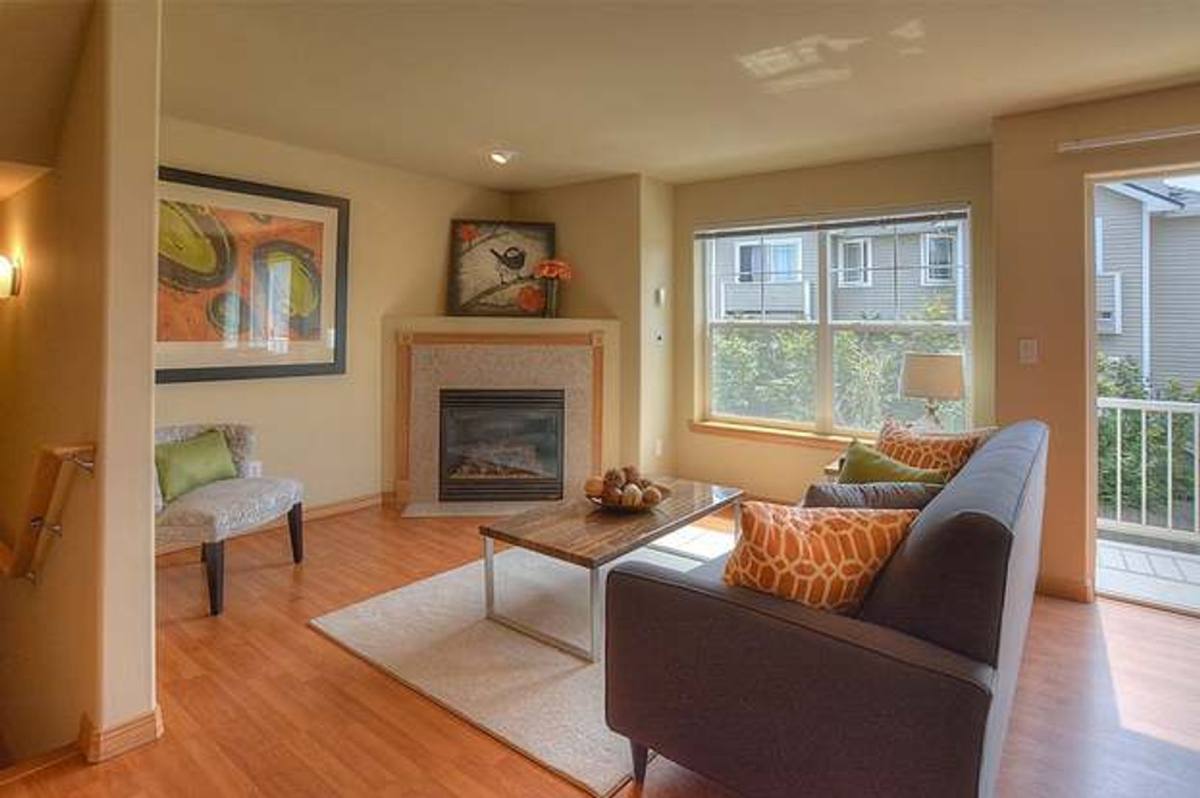 Townhouse for rent at 1139 N 94th St, Seattle, WA 98103