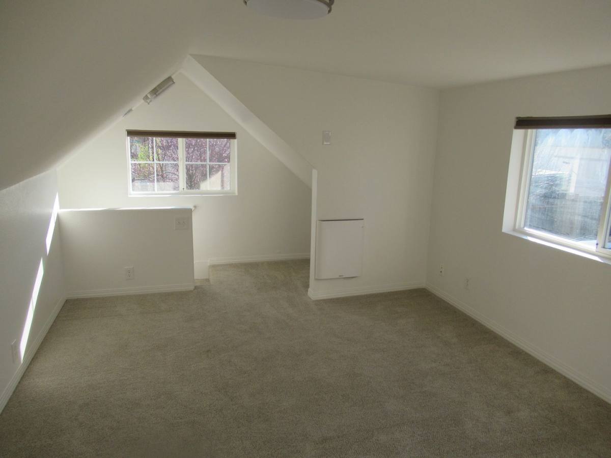 House for rent at 2485 E Nob Hill St SE, Salem, OR 97302