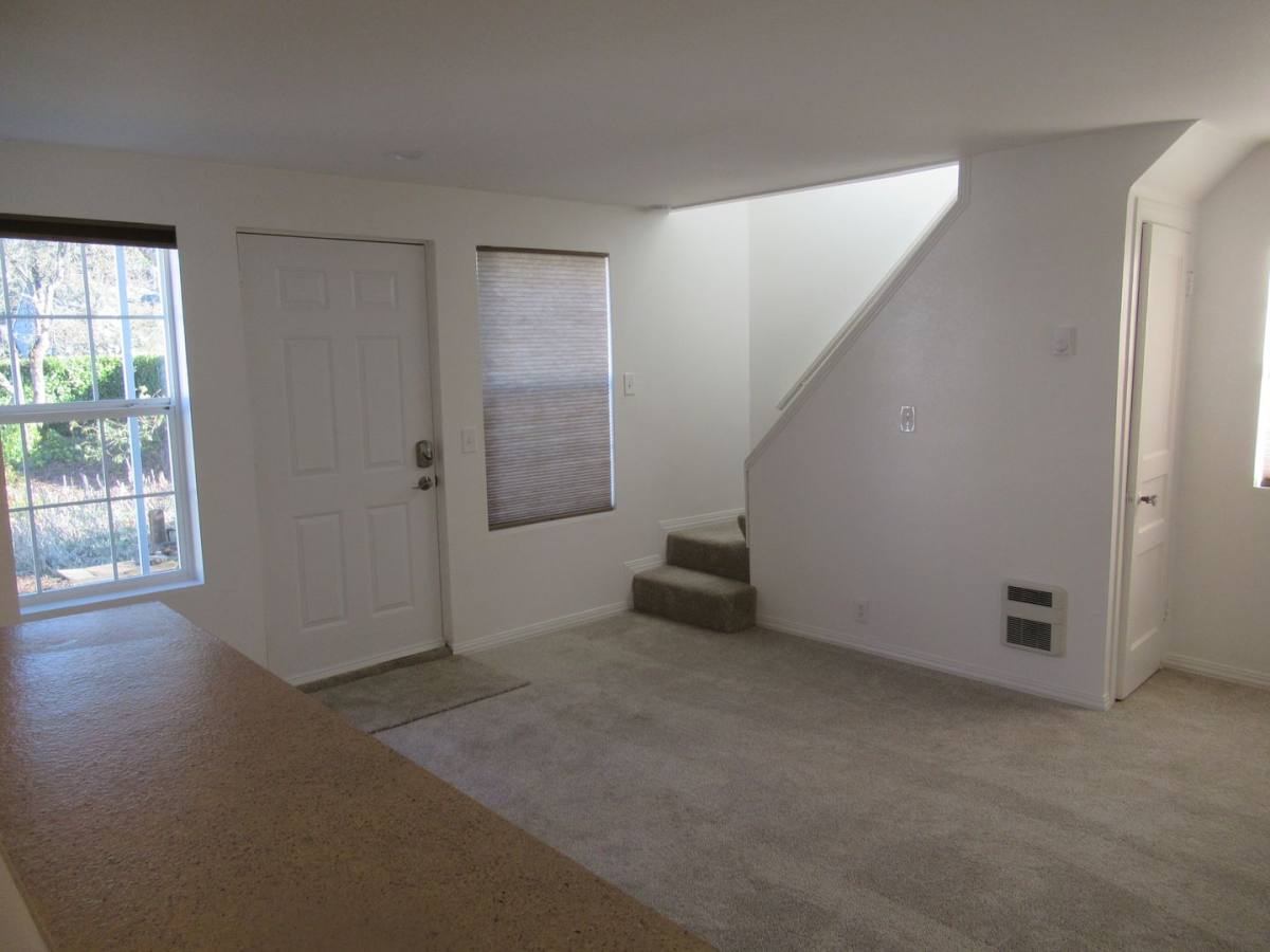 House for rent at 2485 E Nob Hill St SE, Salem, OR 97302