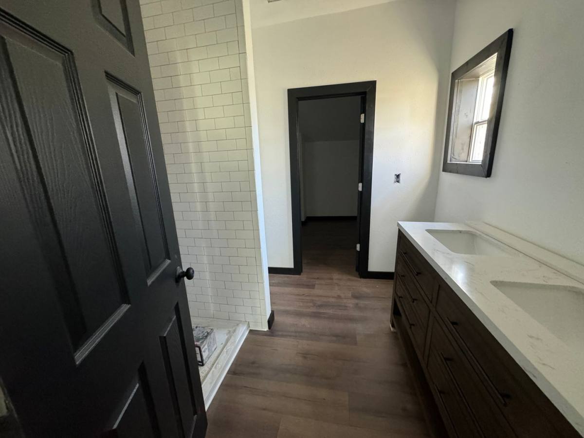 House for rent at 220 NW 9th St, Ardmore, OK 73401