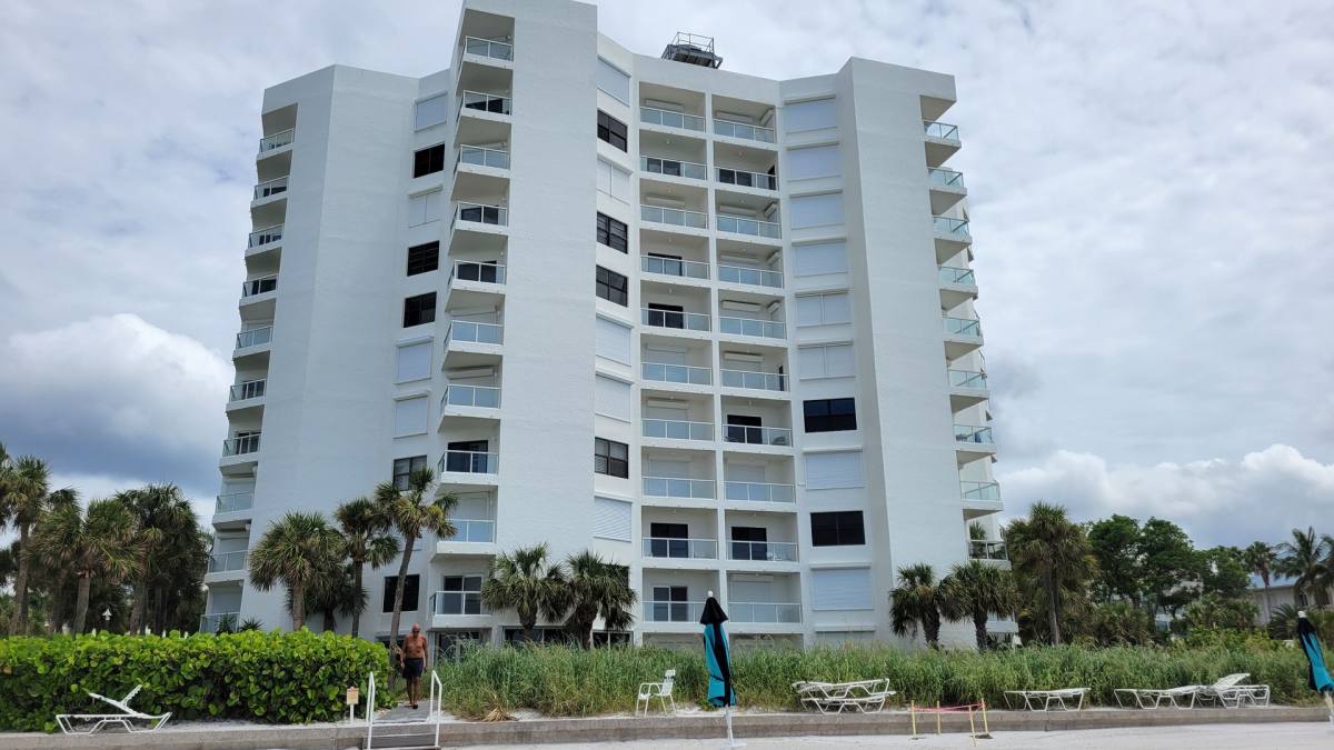 Condo for rent at 1000 Longboat Club Dr, Longboat Key, FL 34228