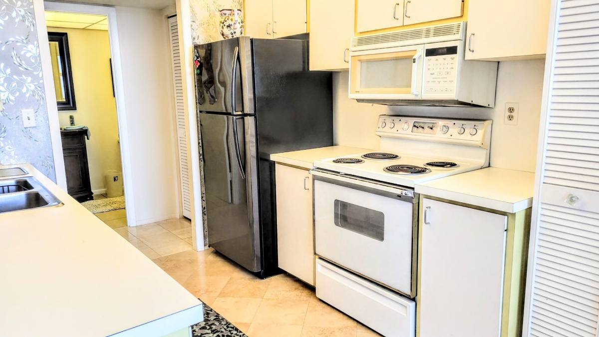 Condo for rent at 1000 Longboat Club Dr, Longboat Key, FL 34228