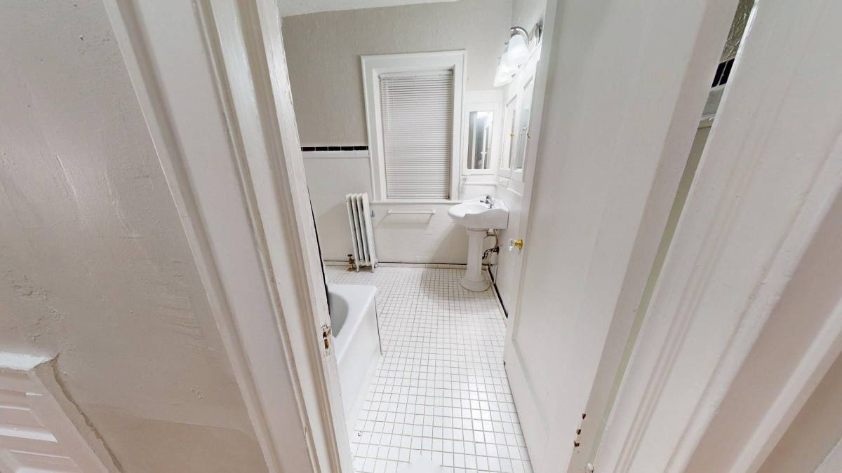 Apartment for rent at 2729 Euclid Heights Blvd, Cleveland, OH 44106