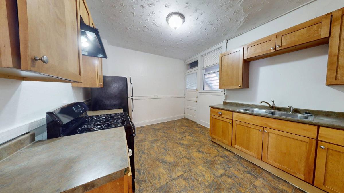 Apartment for rent at 2729 Euclid Heights Blvd, Cleveland, OH 44106