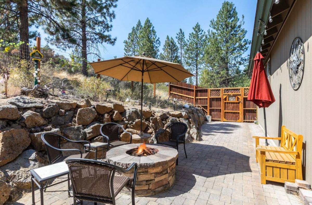 Apartment for rent at 19111 Shoshone Rd, Bend, OR 97702