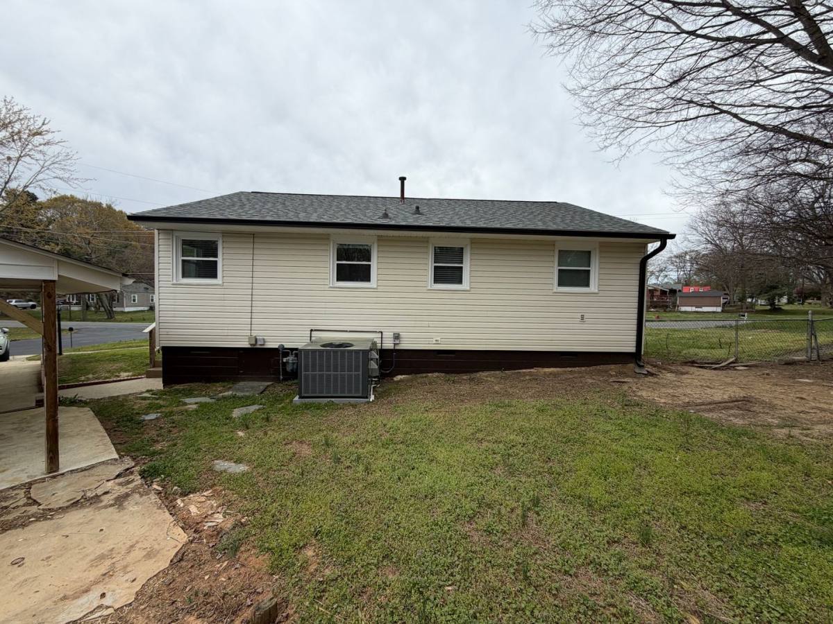 House for rent at 1331 Elm St, Burlington, NC 27217