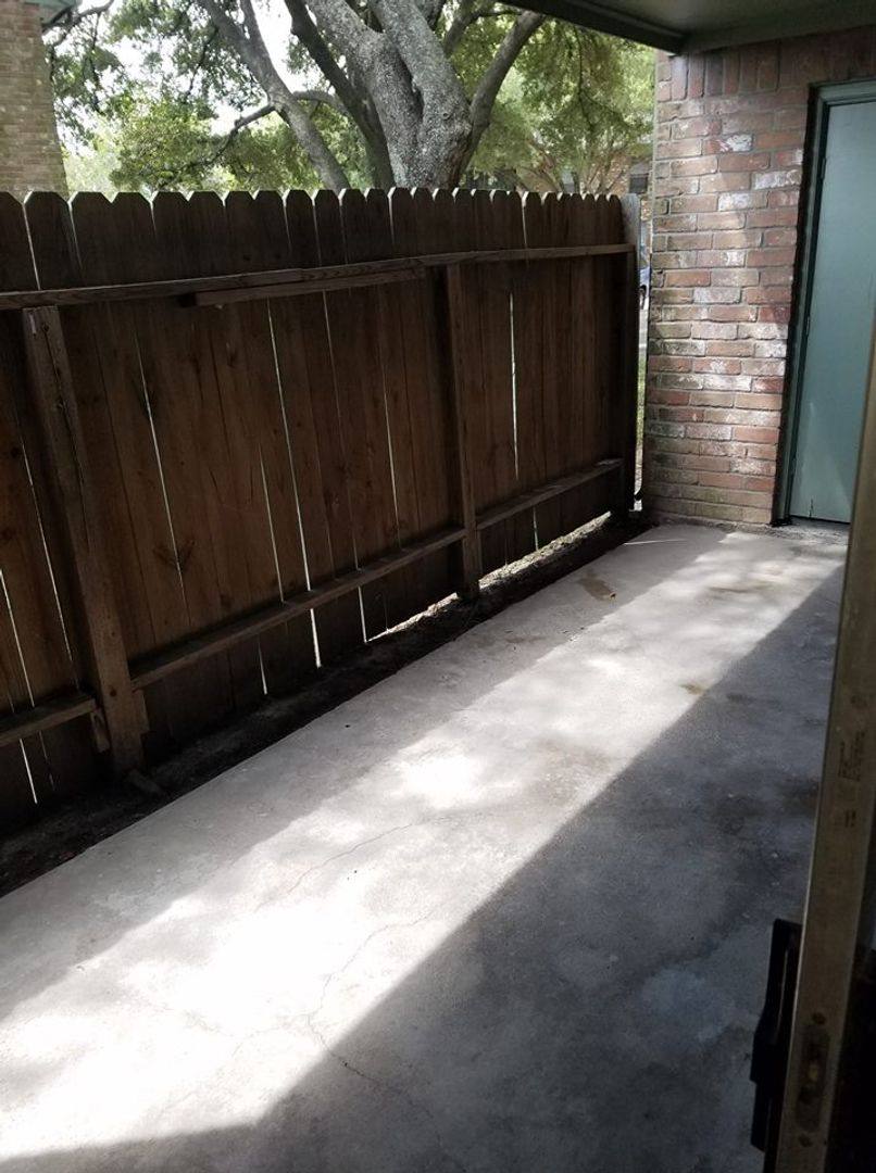 Townhouse for rent at 1516 E Sam Houston Parkway S, Pasadena, TX 77503
