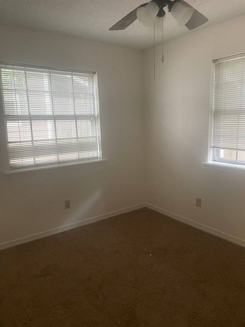 House for rent at 23 Rue Du Soleil, Longview, TX 75604