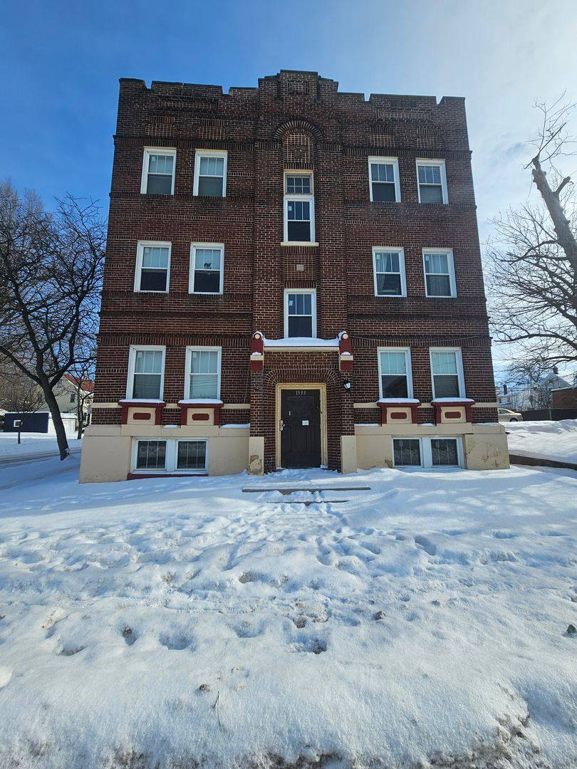 Apartment for rent at 1933 Lee Rd, Cleveland, OH 44118