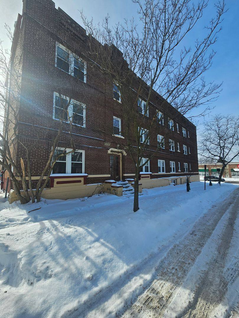 Apartment for rent at 1933 Lee Rd, Cleveland, OH 44118