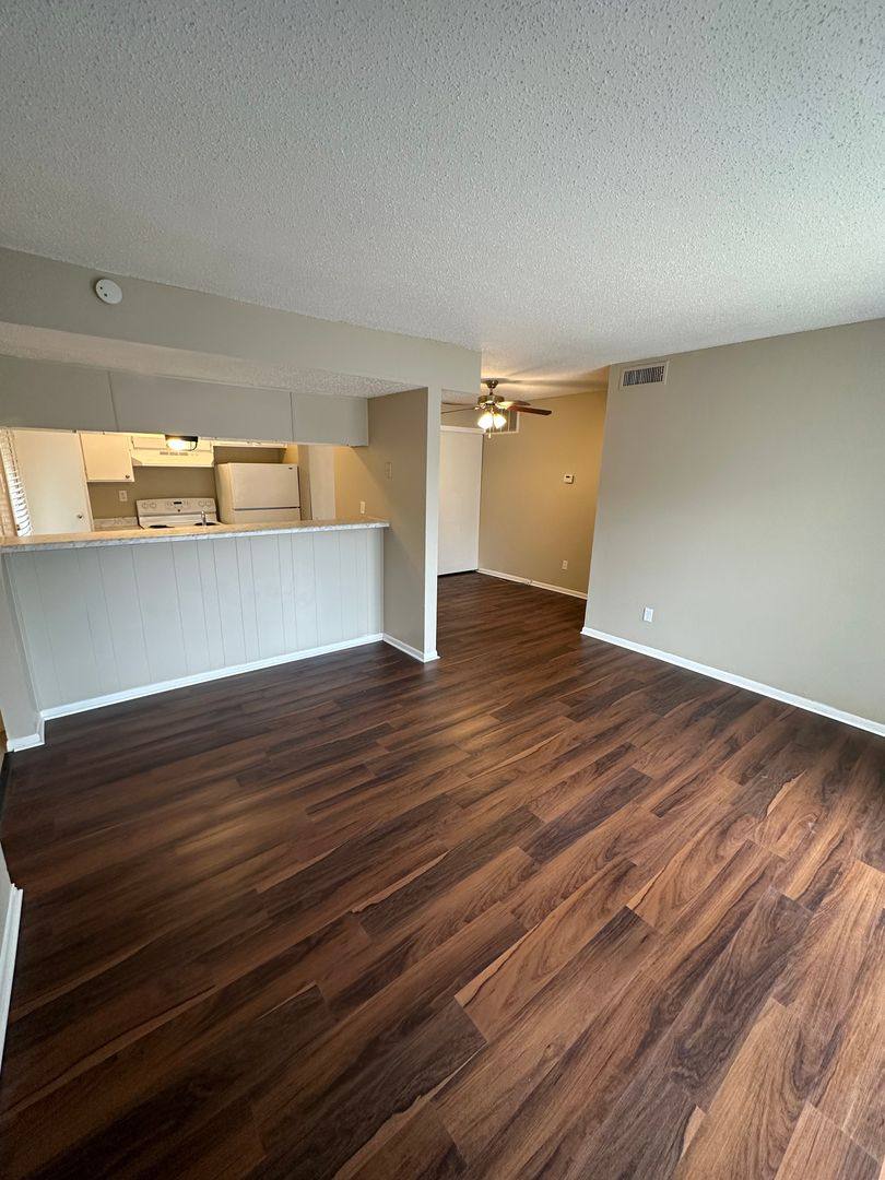 Condo for rent at 6680-3 Whispering Oaks Place, Memphis, TN 38120