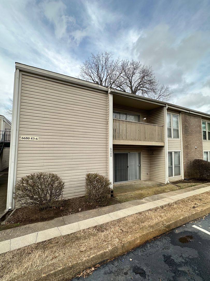 Condo for rent at 6680-3 Whispering Oaks Place, Memphis, TN 38120