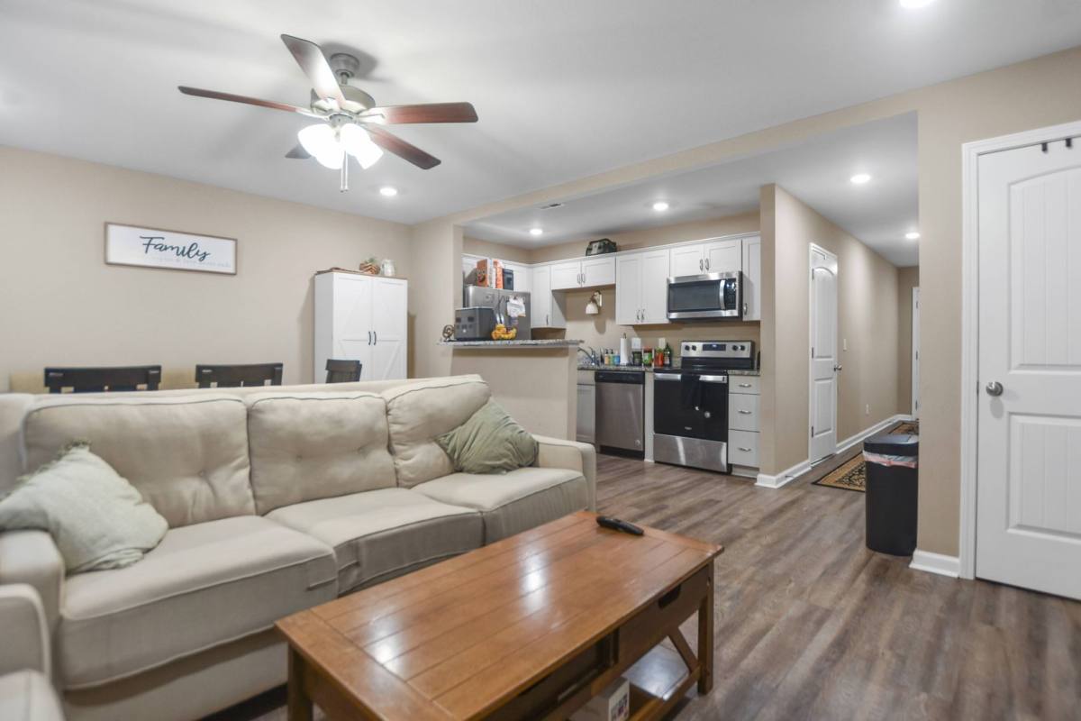 Townhouse for rent at 135 Country Lane, Clarksville, TN 37040