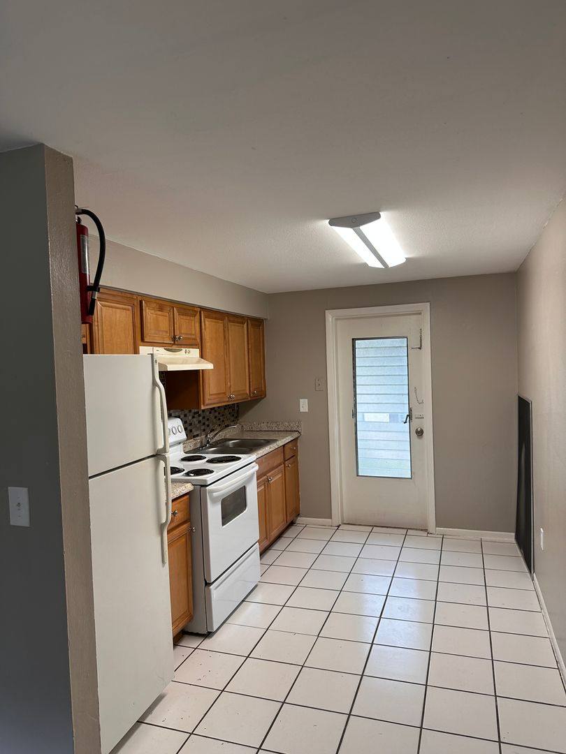Apartment for rent at 1207 11th Ave W #A, Palmetto, FL 34221