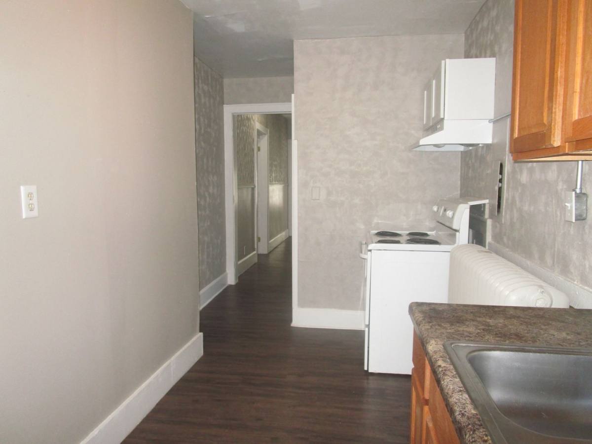 Apartment for rent at 708 W Jackson, Muncie, IN 47305