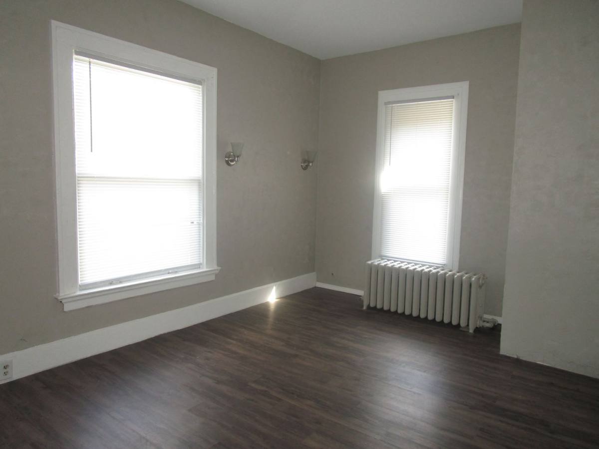 Apartment for rent at 708 W Jackson, Muncie, IN 47305