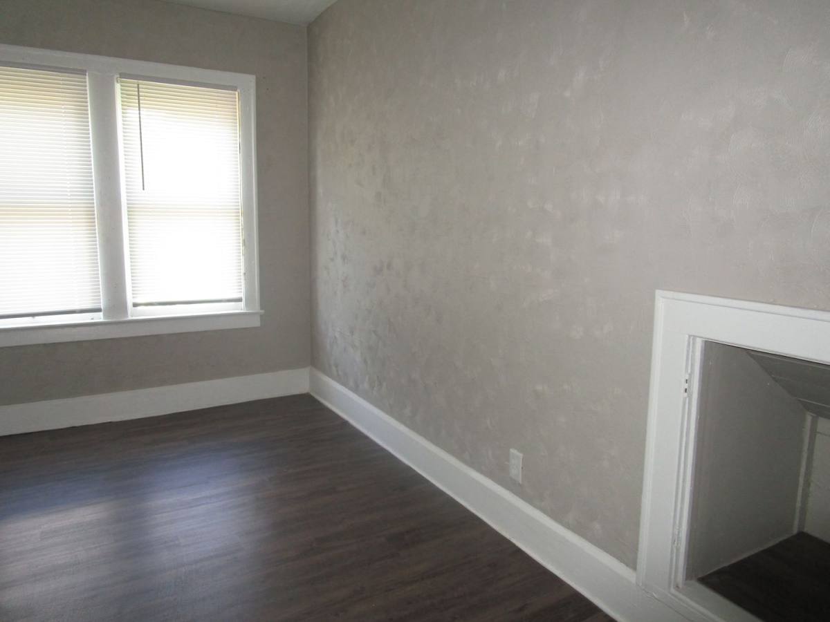 Apartment for rent at 708 W Jackson, Muncie, IN 47305