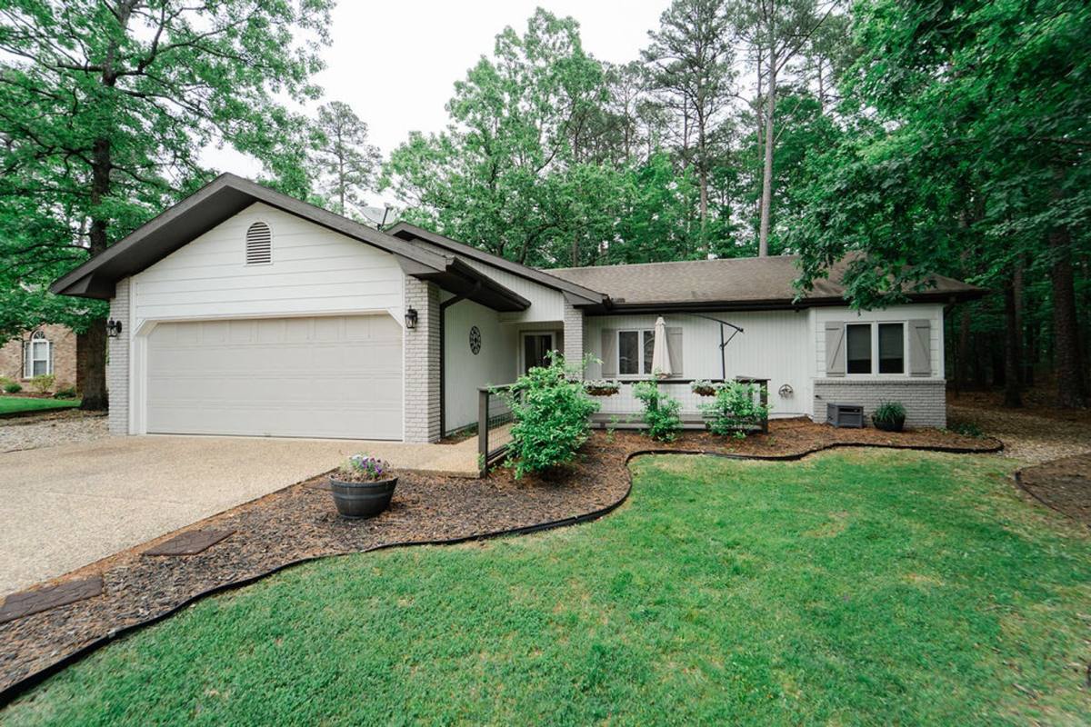House for rent at 4 Huesca Lane, Hot Springs Village, AR 71909