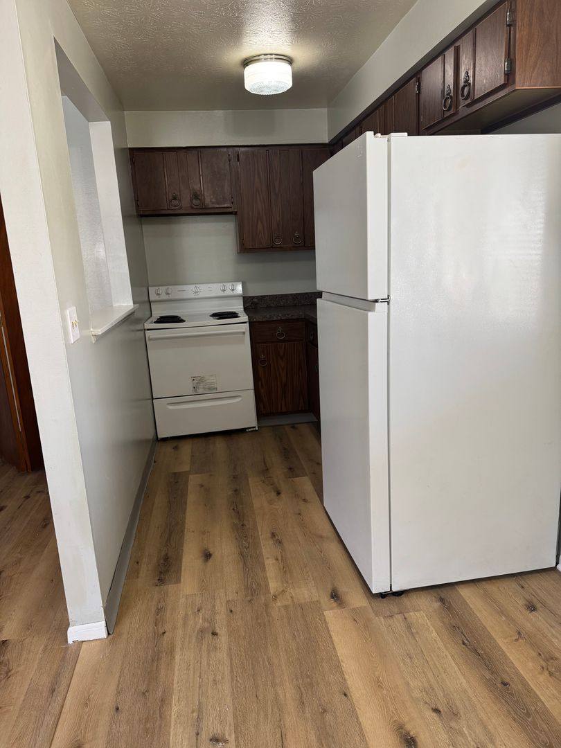 Apartment for rent at 484 10th St, Elyria, OH 44035