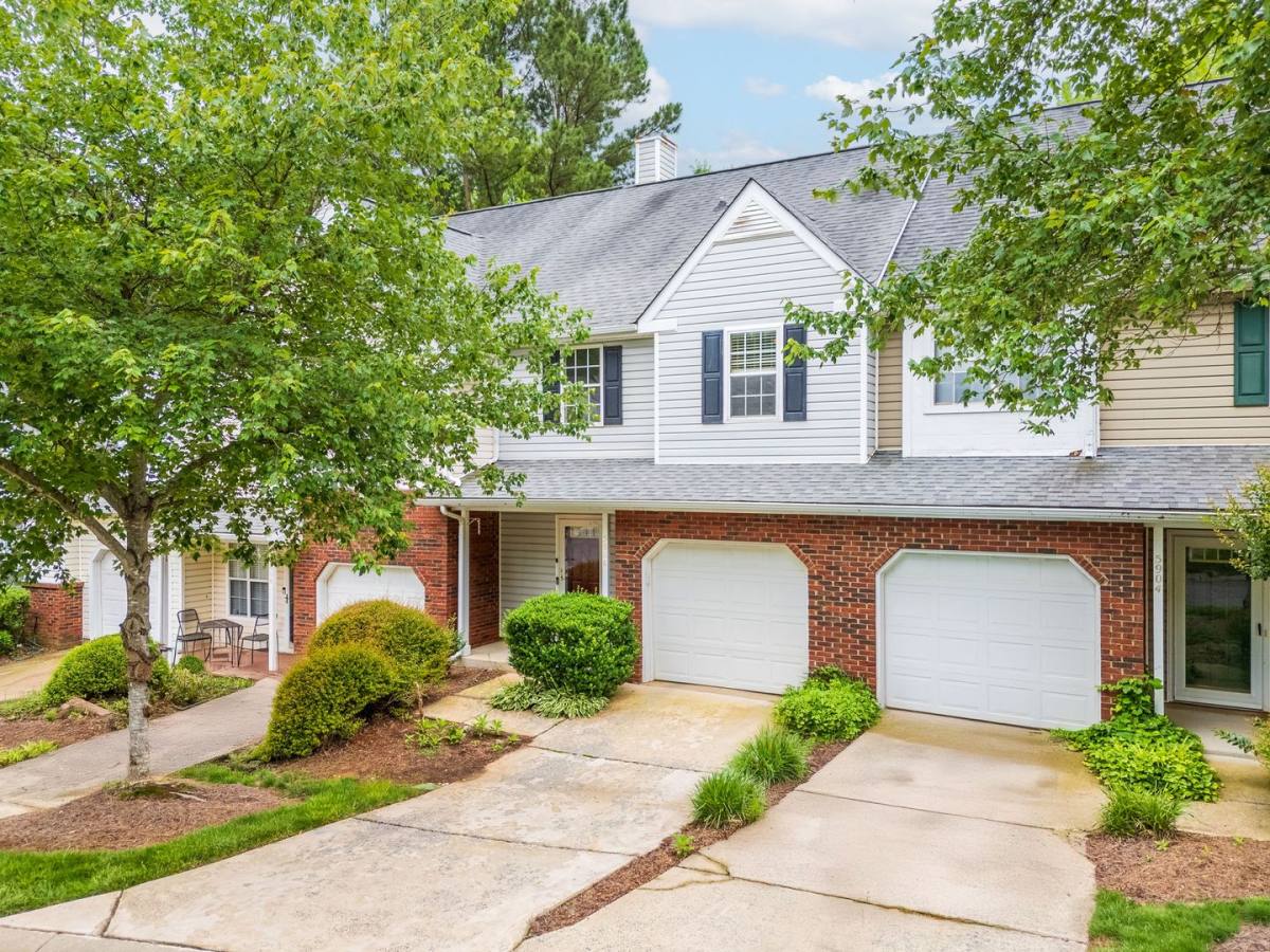 Townhouse for rent at 5906 Prescott Court, Charlotte, NC 28269