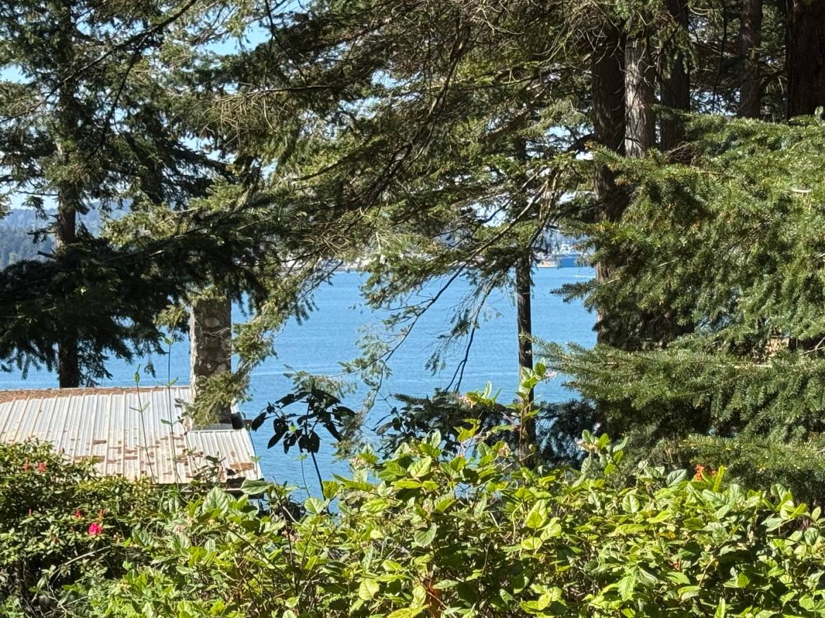 House for rent at 7604 Holiday Blvd, Anacortes, WA 98221
