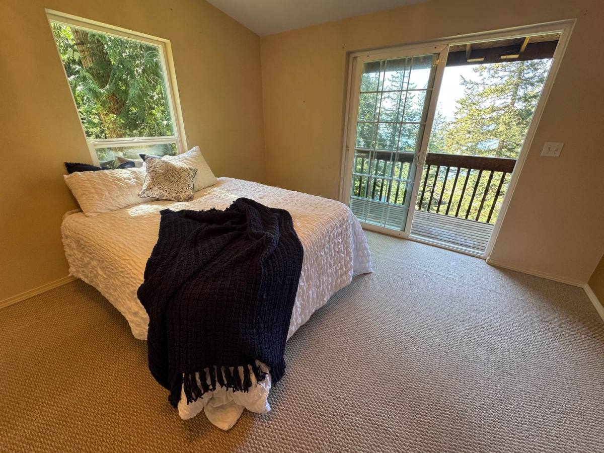 House for rent at 7604 Holiday Blvd, Anacortes, WA 98221