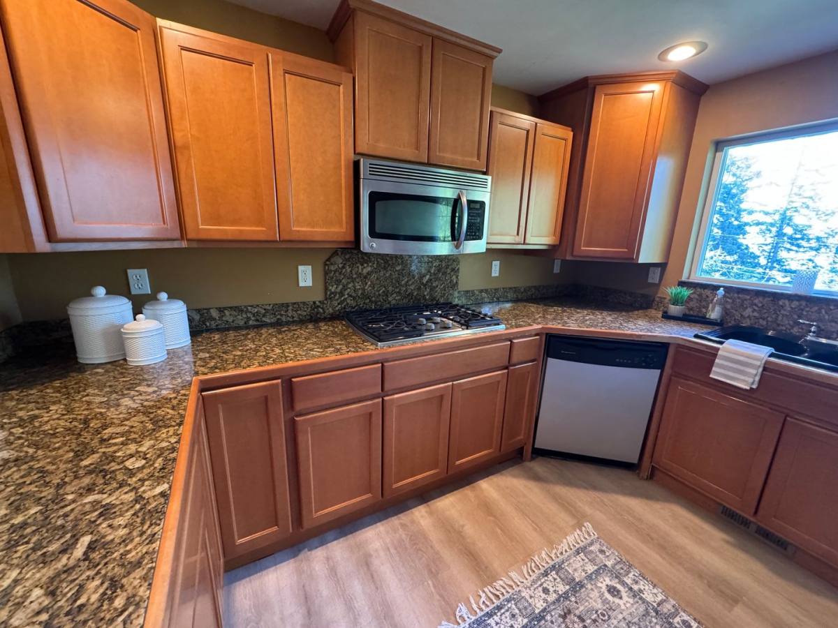 House for rent at 7604 Holiday Blvd, Anacortes, WA 98221