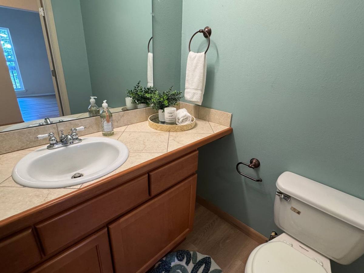House for rent at 7604 Holiday Blvd, Anacortes, WA 98221