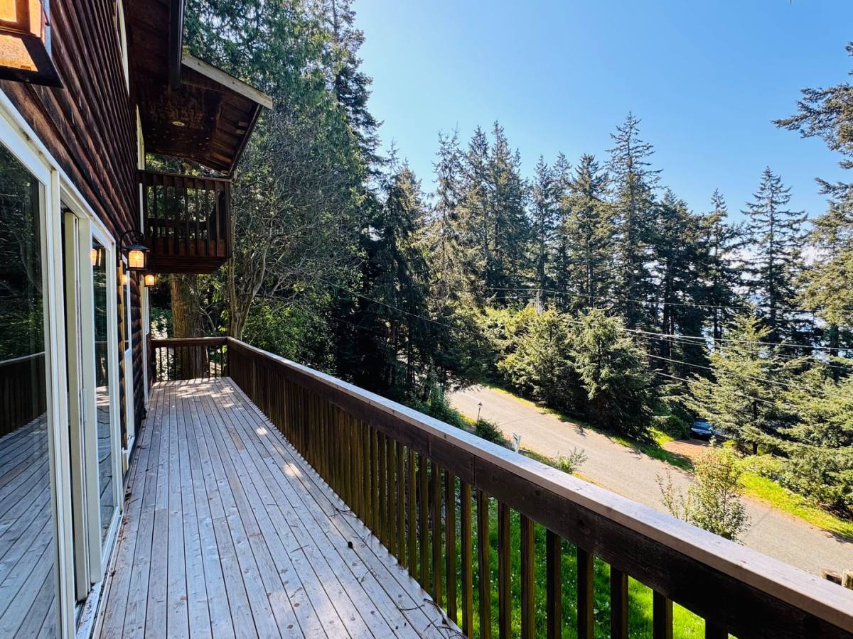 House for rent at 7604 Holiday Blvd, Anacortes, WA 98221