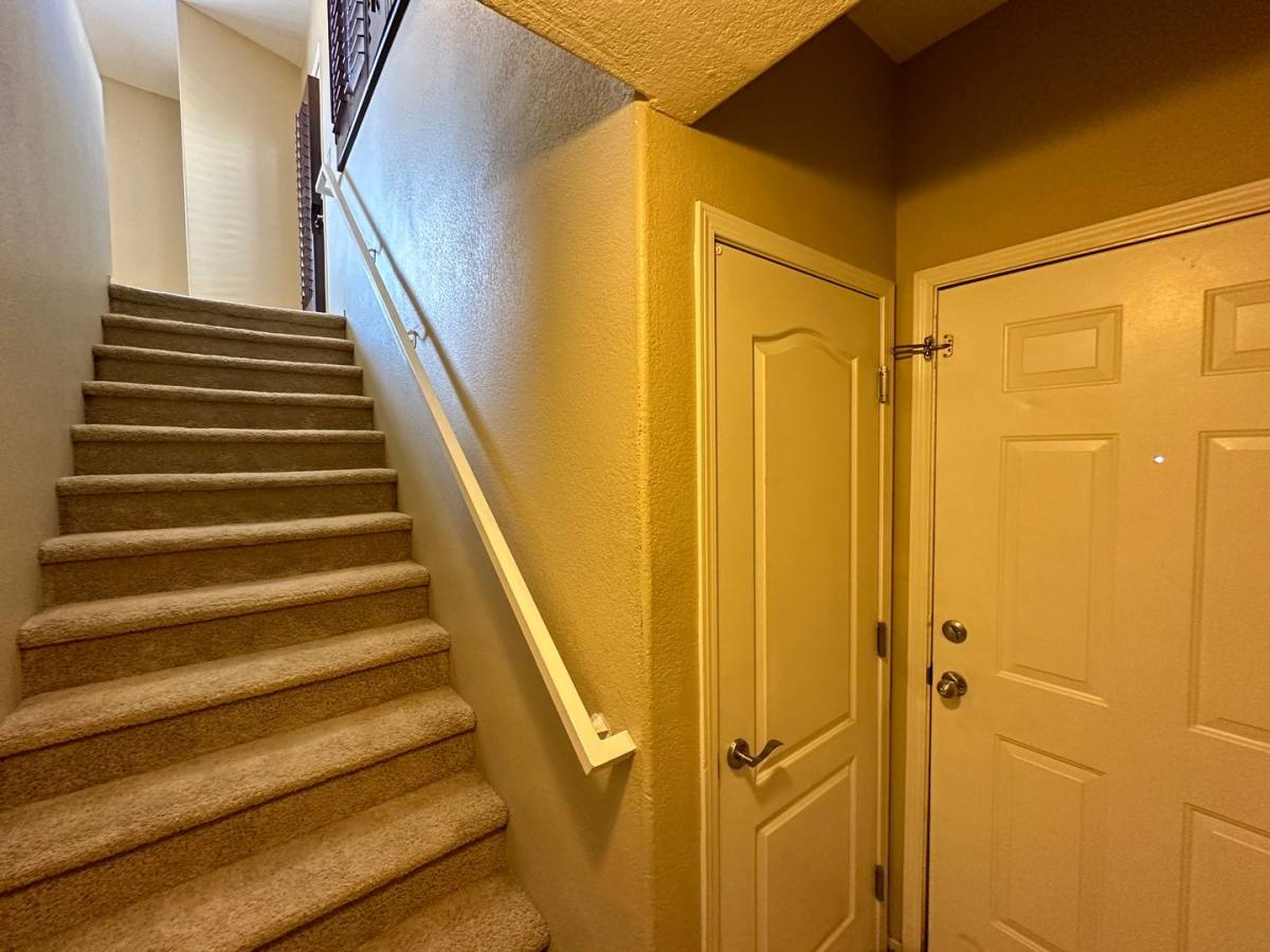 Condo for rent at 1621 Queen Victoria St, Las Vegas, NV 89144