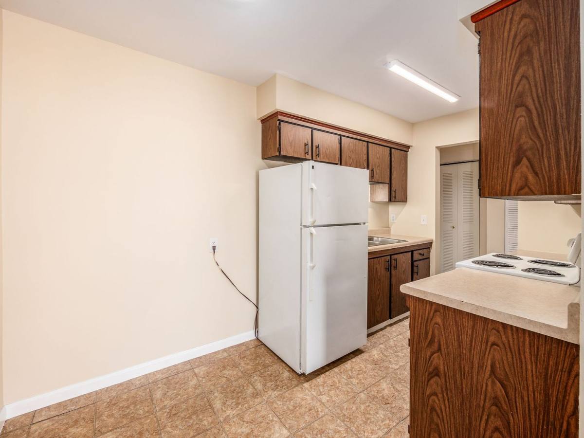 Apartment for rent at 4632 Hilton Ave, Columbus, OH 43228