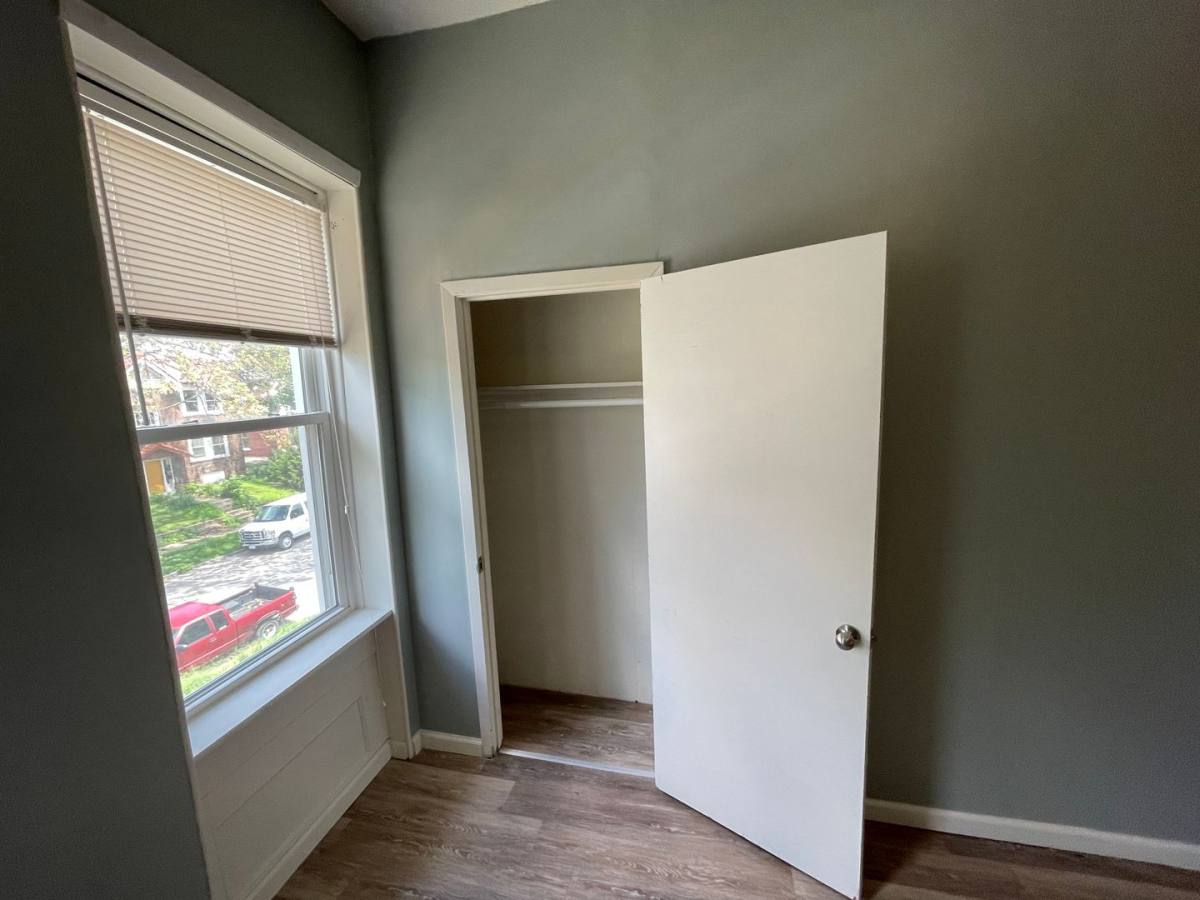 Apartment for rent at 4264 Norfolk Ave, Saint Louis, MO 63110