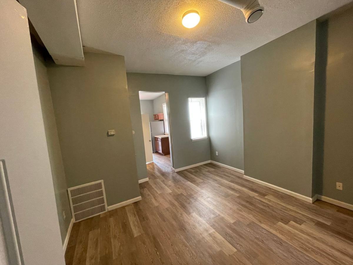 Apartment for rent at 4264 Norfolk Ave, Saint Louis, MO 63110