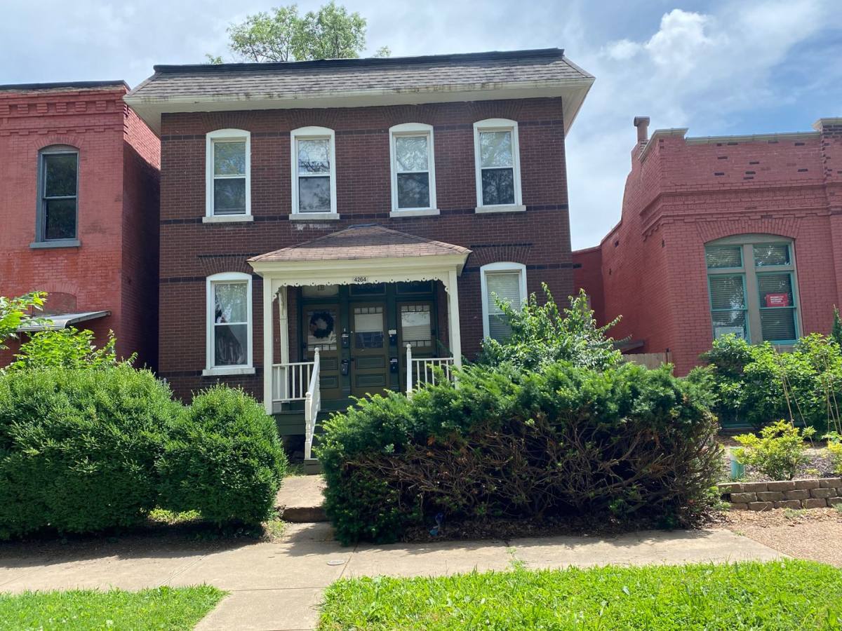 Apartment for rent at 4264 Norfolk Ave, Saint Louis, MO 63110