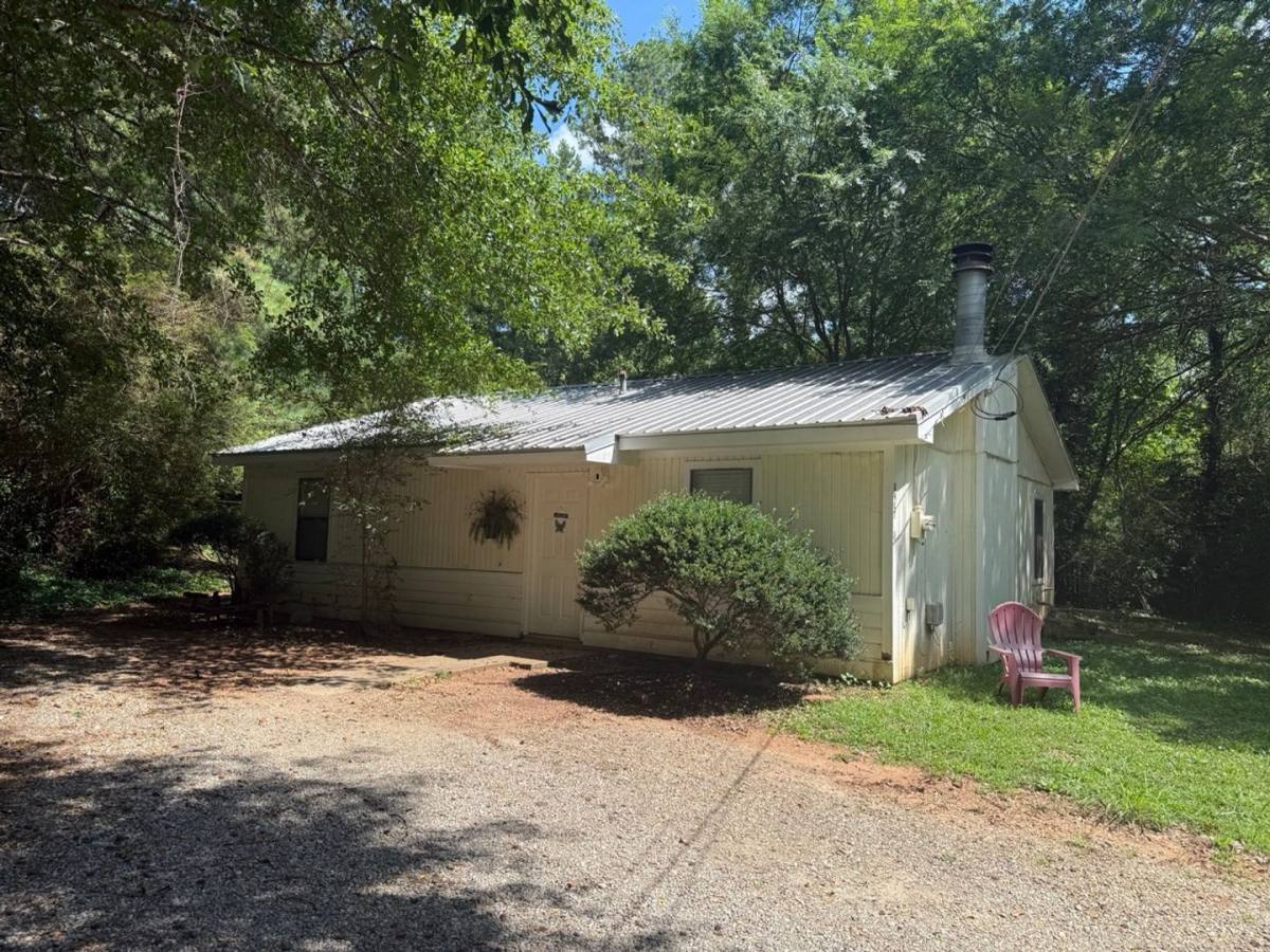 Apartment for rent at 725 Beaverdam Rd, Winterville, GA 30683