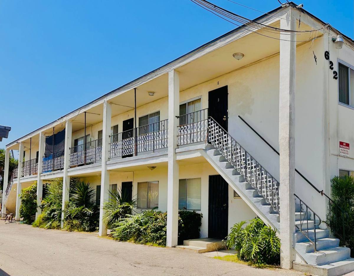 Apartment for rent at 622 W 92nd St, Los Angeles, CA 90044