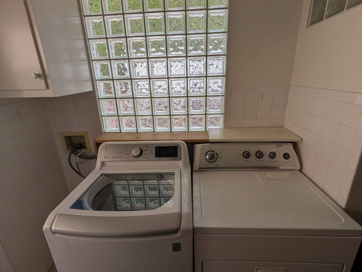 Apartment for rent at 1043 Pacific St, Santa Monica, CA 90405