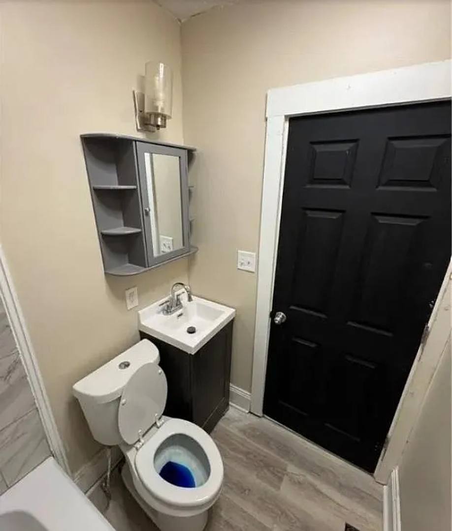 House for rent at 14910 Kingsford Ave, Cleveland, OH 44128