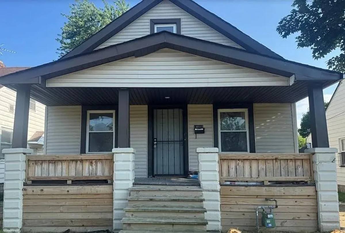 House for rent at 14910 Kingsford Ave, Cleveland, OH 44128
