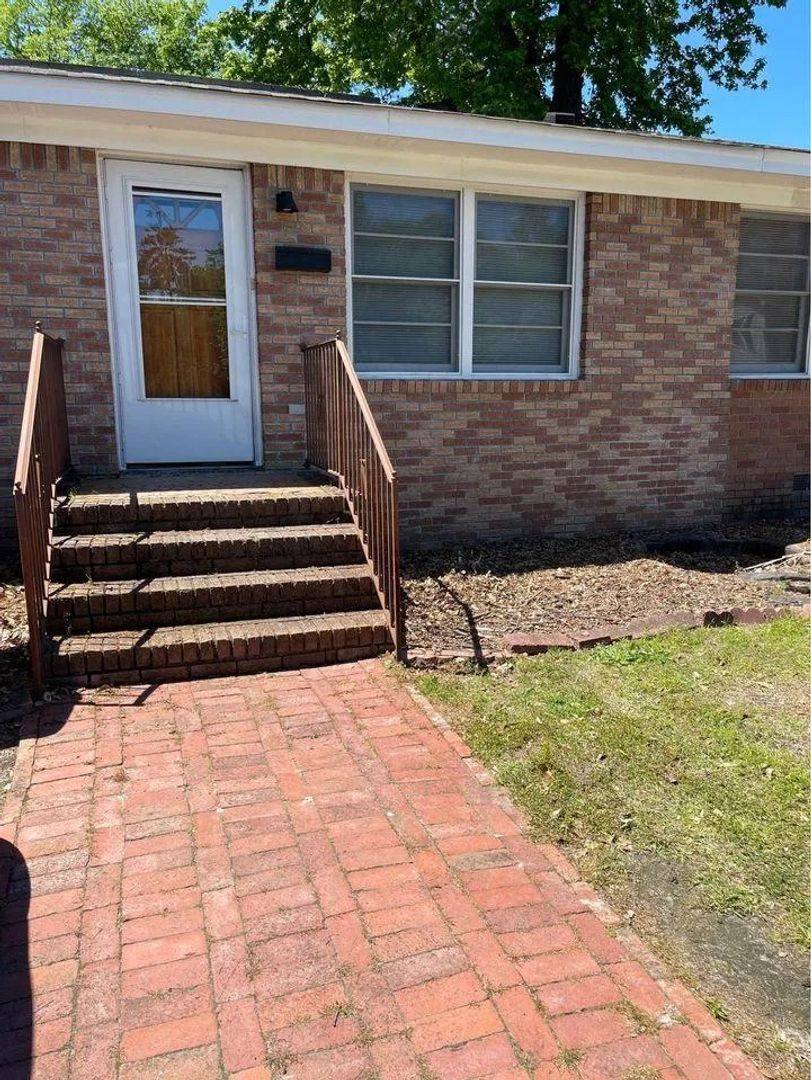 Apartment for rent at 304 S Marble St, West Columbia, SC 29169