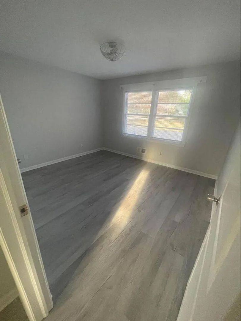 Apartment for rent at 304 S Marble St, West Columbia, SC 29169