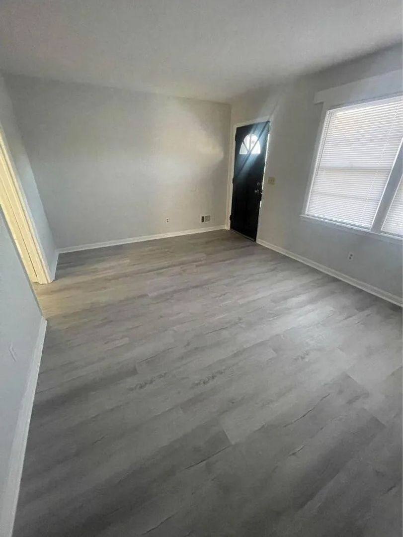Apartment for rent at 304 S Marble St, West Columbia, SC 29169