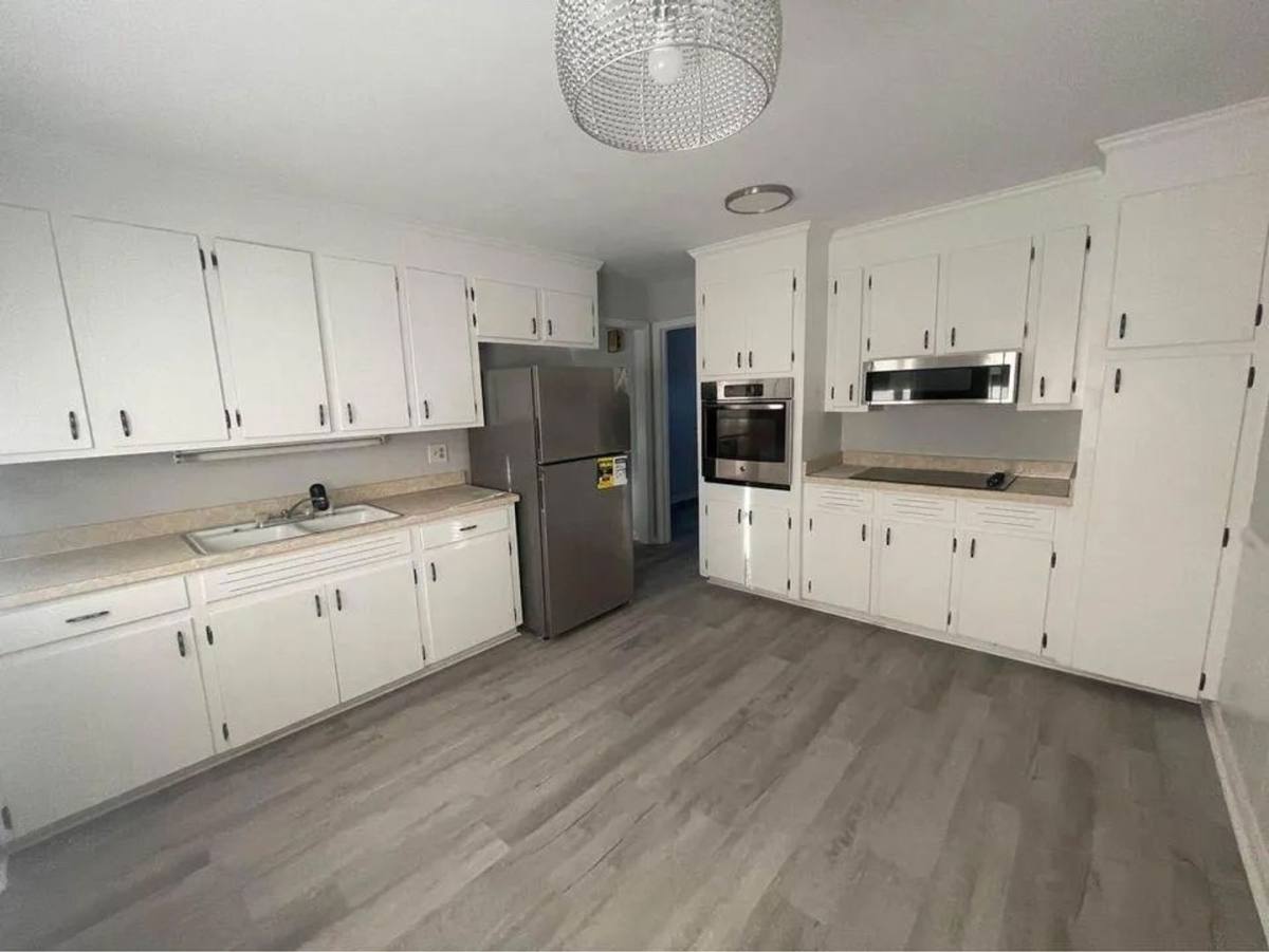 Apartment for rent at 304 S Marble St, West Columbia, SC 29169