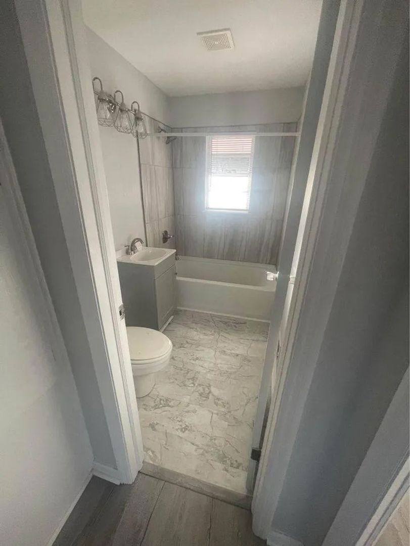 Apartment for rent at 304 S Marble St, West Columbia, SC 29169