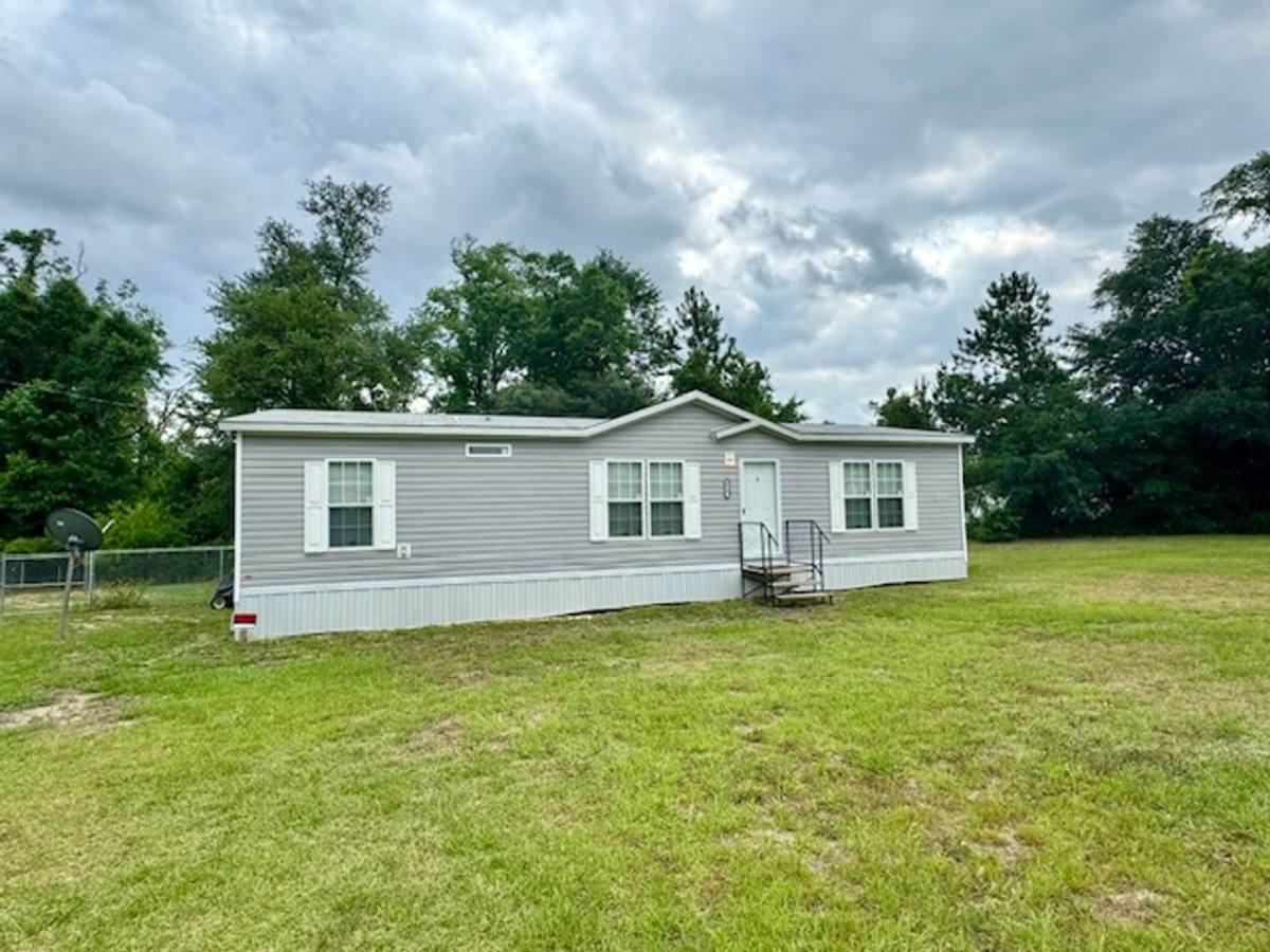 House for rent at 4814 Dean Rd, Marianna, FL 32446