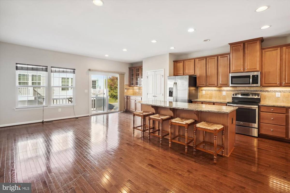 Townhouse for rent at 7106 Santa Cruz Place, Gainesville, VA 20155